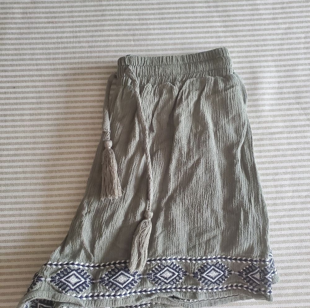 Junior's Tie Front Shorts (XS)